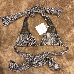 Acacia swimwear secrets top NWT snake M